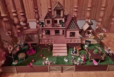 Taxtadan el isi.Bahali materialdan istifade edilib.Olcusu 1x0,90