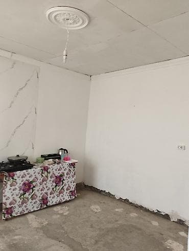 xetai kiraye ev: Satılır: 2 mərtəbəli həyət evi (yarımçıq tikili),qaz, su — 6