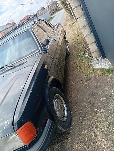 2106 masin 2005: Model: GAZ Volga 24 (sedan) Rəng: qara Kuzov: 4 qapılı, arxa ötürücülü — 1