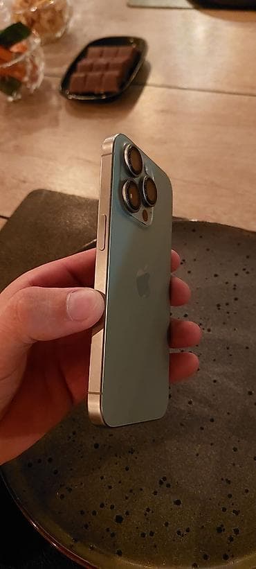 iphone 12 pri: IPhone 15 Pro, 1 TB, Natural Titanium, Face ID — 3