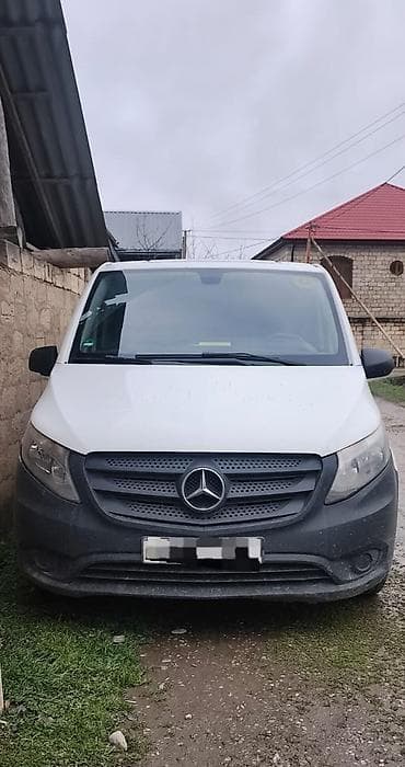 Mercedes-Benz Vito yükfurqonu - Korpus: ağ rəngli, sürgülü yan qapı