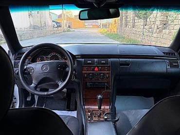 termostat mercedes: Mercedes-Benz E-Class: 2.2 l | 1999 il Sedan — 8