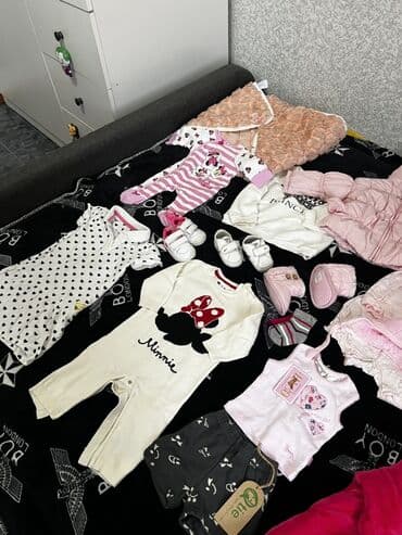 yeni doğulmuş uşaq paltarları: Одежда на девочку до 18 мес. Отдается все сразу, бесплатно за — 1