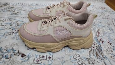 женские кроссовки reebok hexalite: Qadınlar üçün idman ayaqqabısı - Rəng: pudra/boz-bej tonlarında — 2