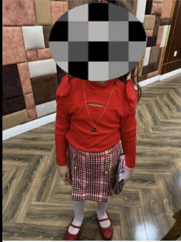 Məktəbli forması: Qız uşağı üçün 2 hissəli dəst 5 6 yaş üçündür İkisi bir yerde 17 — 3