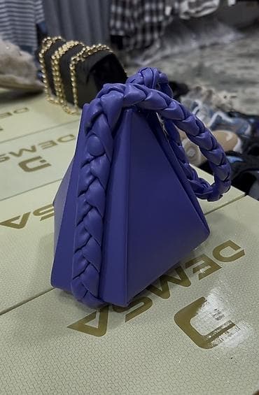 gumus destler: Trendy bənövşəyi mini çanta - Dizayn: Piramida formalı, modern və — 1