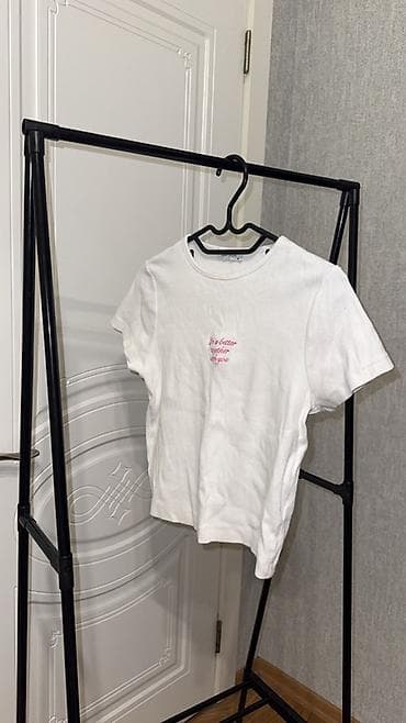 hamam papagi: Ağ rəngli qısaqol T‑şört - Klassik dairəvi yaxa - Ön hissədə çəhrayı — 1