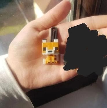 ~Kinderjoy Minecraft figures~ -(1 eded = 5