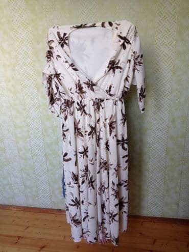 salvar ustu uzun koftalar: Uzun qadın donu - Rəng: ağ əsas üzərində qəhvəyi çiçək motivləri - — 1