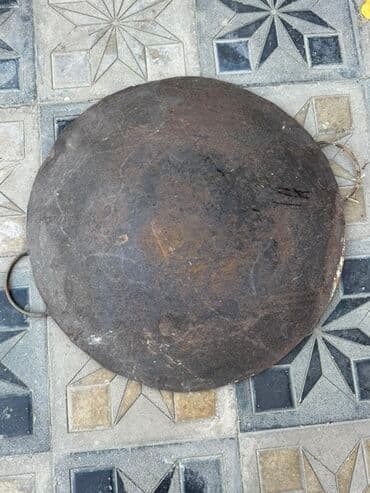 quzu eti mal eti: Dəmir sac tava – iri ölçülü, iki yan qulplu. - Material: qalın — 1