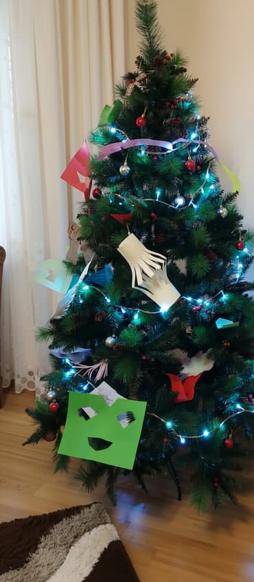 projektor zvezdano nebo: Oyunçagları ilə və işiglı lampıçkalari ilə
Uzunlugu 1.80 — 5