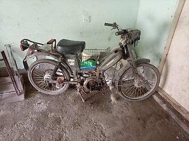 Moped – benzinli, pedallı klassik model - Konstruksiya: Ön və arxa