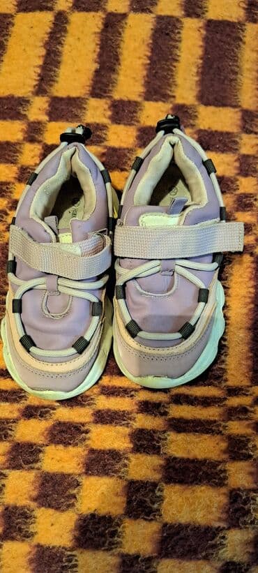 24 saat baytarliq: Krossovka, Qız üçün, 29 — 3