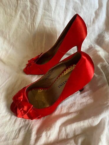 Tuflilər, Ölçü: 38, rəng - Qırmızı, İşlənmiş lalafo.az -da Tuflilər, Ölçü: 38, rəng - Qırmızı, İşlənmiş