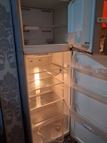 Elektronika: İşlənmiş 2 qapılı Beko Soyuducu Satılır, rəng - Gümüşü, Təkərli — 2