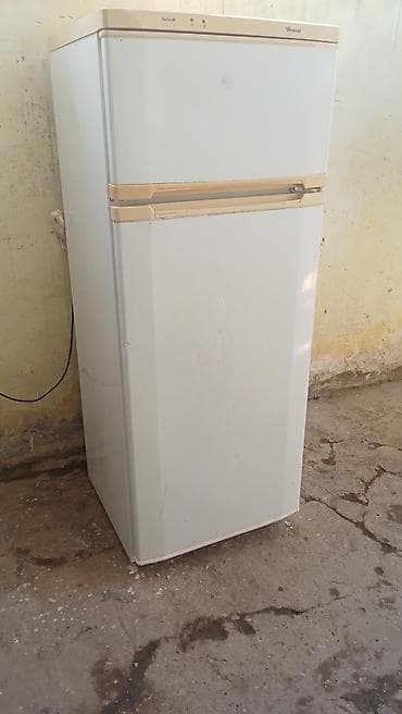 Dnepr iki qapılı soyuducu yaxşı soyudur işləyir çürüyü yoxdur