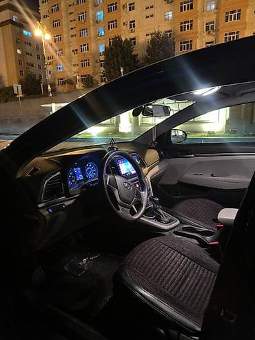 bmw 320 2000: Hyundai Elantra: 2 l | 2016 il Sedan — 6