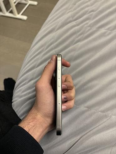 telofo: IPhone 15 Pro, 128 ГБ, Серебристый, Face ID — 4