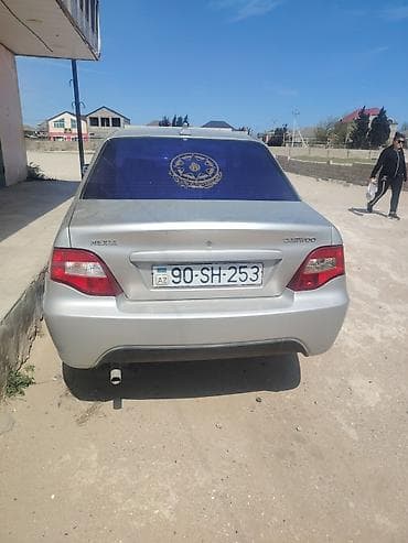 daewoo nexia 2008: Daewoo Nexia sedan, gümüşü rəng. - Kuzov: 4 qapı, arxa spoyler — 3