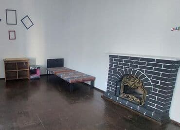 28 May metrosuna piyada 10 dəqiqəliq yoldur. Evə oğlan otaq yoldaşı