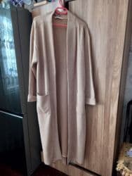 Neytral bej rəngdə uzun kardiqan - Model: uzun, açıq önlü kardiqan