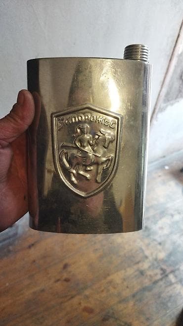 Böyük metal cib kolbası (flask) - Material: cilalanmış metal — 1
