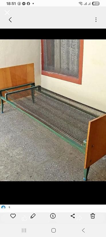 Çarpayılar: Metal karkaslı tək nəfərlik çarpayı - Ölçü: təxmini 90×190 sm (tək — 2