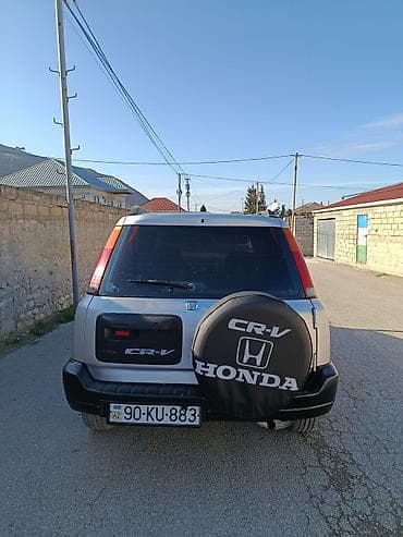 qız maşınları qiyməti: Honda CR-V (I nəsil, 5 qapı) – şəhər və kənar yollar üçün praktik — 3