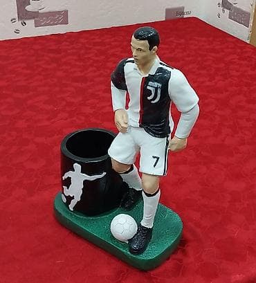qələm dəsti: Ronaldo fiqur qələmqabı Juventus 7 nömrə Dizayn: Juventus formasında 7 — 2