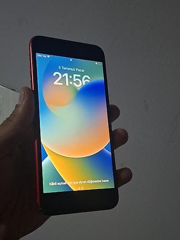 internet modem 5g: IPhone 8 Plus, Qırmızı, Simsiz şarj — 1