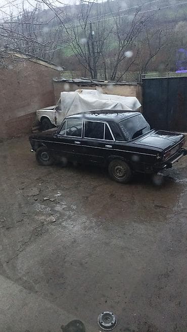 sadiq lapetler: VAZ 2103, qəhvəyi rəng, sedan gövdə. Xüsusiyyətlər: - Arxa ötürücülü — 2