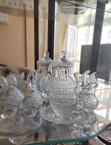 Xurustal 6 neferlik çay desti . Qiymet 330 azn .Unvan Yasamal — 4