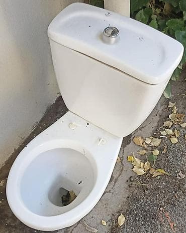 su ceni: Məhsul: Birləşik kompakt unitaz (klozet + çən) Təsvir: - Aşağıdan — 1