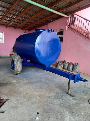 yan guzgu s: Satışda: iki təkərli qoşqu tipli metal sisterna (su/mazut/yanacaq və — 4
