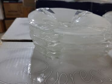 salat qabı: Şüşə qablar dəsti - 3 ədəd kvadrat formalı sallad/süfrə qabı: 2 — 8