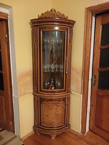 sifoner: Qorka dəst Tərkib: - Böyük konsol və iri güzgü - Bucaqlı vitrin (şüşə — 2