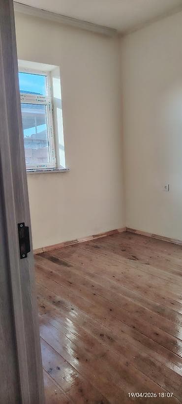 Otaqların satışı: 3 otaqlı ev (studyo tipli) - Ümumi sahə: şəkillərdə göstərilən — 3