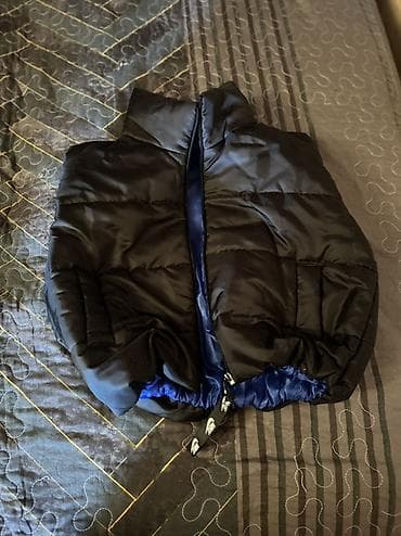 Qışlıq şişmə jilet - Rəng: xarici hissə qara, daxili astar tünd mavi