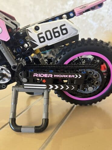 Audi: Konstruksiya dəsti – texniki motosiklet modeli - Rəng: çəhrayı/qara — 8