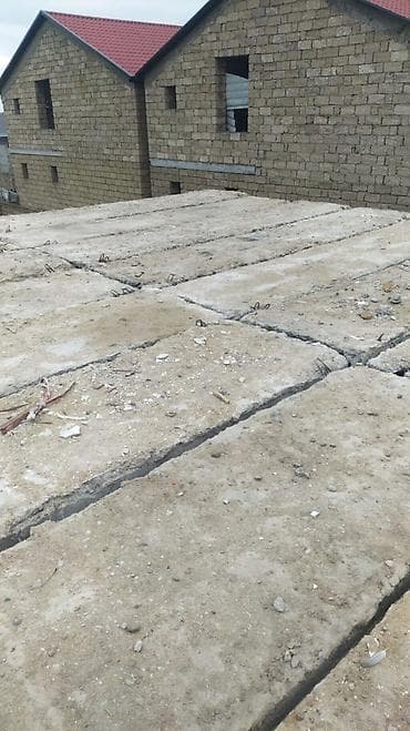Salam.beton pliteler usten cixma saz veziyetde.cox munasib giymete — 10