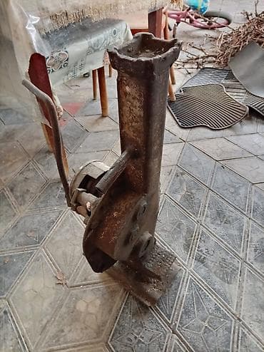 Mexaniki domkrat – ağır yüklərin qaldırılması üçün 60tonluq domkrat -