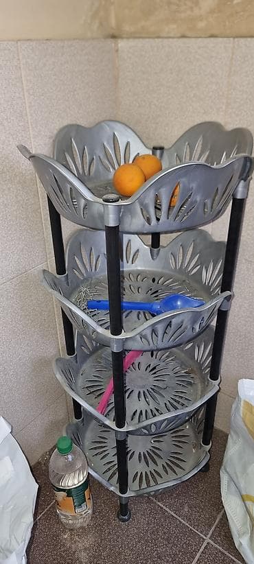 Təzədir sadəcə istifadə etmirəm və hamam üçün çoxmərtəbəli plastik rəf