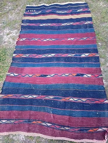 Yerli toxuculuq üslubunda əl toxuması kilim xalça. Xüsusiyyətlər: -