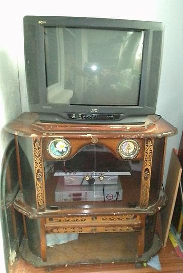 TV altlığı: Düz TV altlığı, Polkalı, Taxtalı — 1