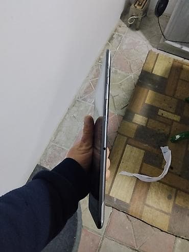 samsung a12 ekran: Samsung planşet - Model: Samsung Galaxy Tab (erkən nəsil; arxa — 3