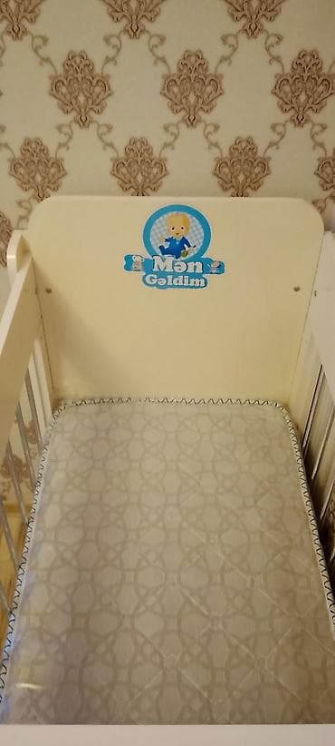 lovhe: Uşaq beşiyi – ağ krem rəngdə, mavi naxışlı - Material: ağac lövhə — 4