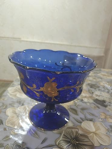 konfet şəkilləri: Kobalt-mavi şüşədən ayaqlı meyvə qabı,(çexiya) - Material: qalın — 4