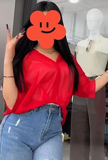 Qadınlar üçün qırmızı şifon bluz - Model: sərbəst kəsimli, V-yaxa -