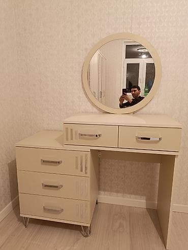 mebel kreditle: Yeni, Güzgülü, Rusiya — 3