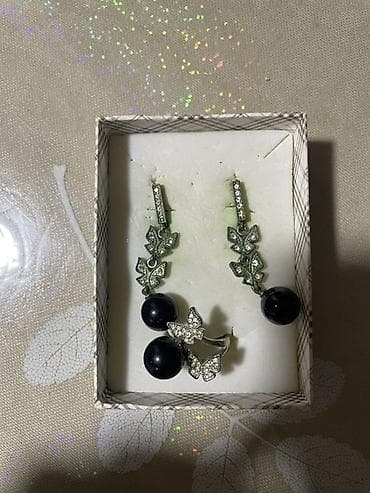 Eynəklər: Zərgərlik dəsti – sırğa, üzük və bilərzik - Üslub: gümüş tonlarında — 1